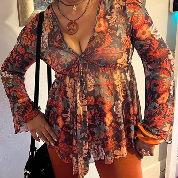 024 Boho Floral Tropical Print Front Tie Bell Sleeve Top - Picture 2 of 7